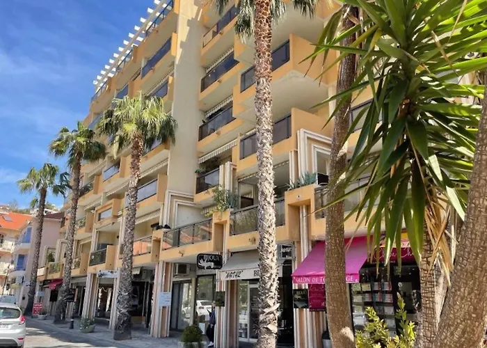 T2 200M From Lavandou Beach Classified 3